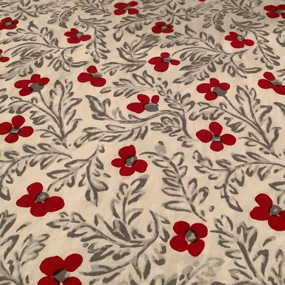 Tablecloth Long White  Red  / Gray  Floral Design - Picture 4 of 4